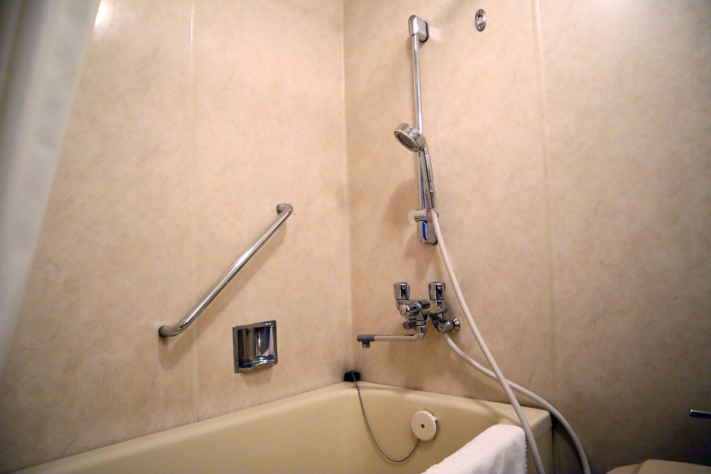 古さは感じるけど、清潔感のある水回り2009346