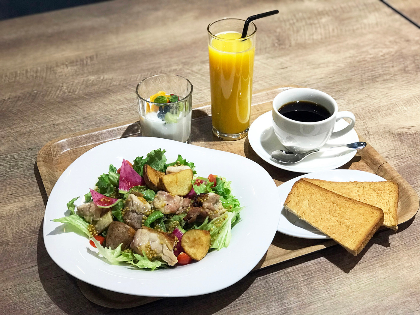 重要文化財のホテルで彼とモダンなひとときを4006576