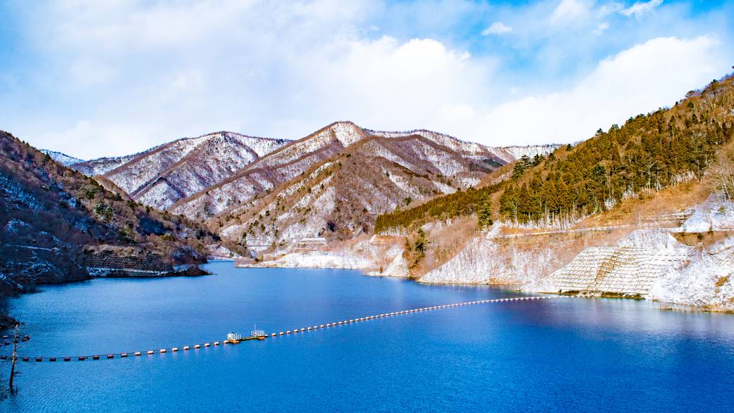 宿を出たあとは
「奥四万湖」観光へ / 1