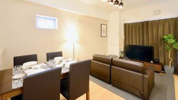 客室内のダイニングエリア / 26