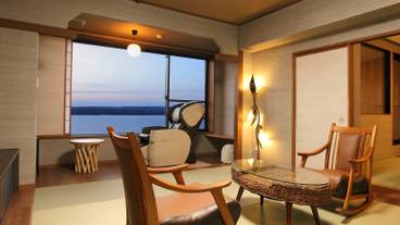 半露天風呂付 たたみツインルーム リビング / 12