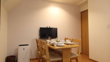 客室内のダイニングエリア / 21