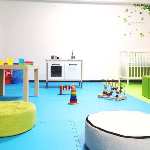 プレイルームで
のびのび遊ぼう / 1