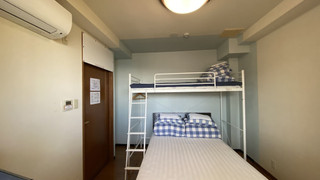 102 個室　液晶ＴＶあり、洋室、ダブルベッド＆ロフトベッド付、パーシャルシービュー 禁煙