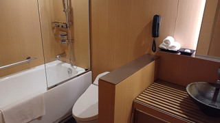 スタンダード ルーム キングベッド 1 台 (Top Floor)