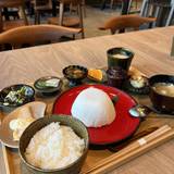 調味料まで北海道産に
こだわった朝ごはん / 1