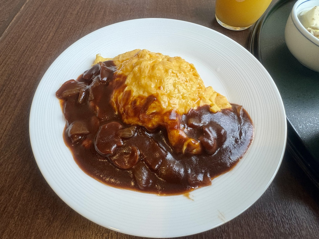 朝食ビュッフェのオムハヤシ