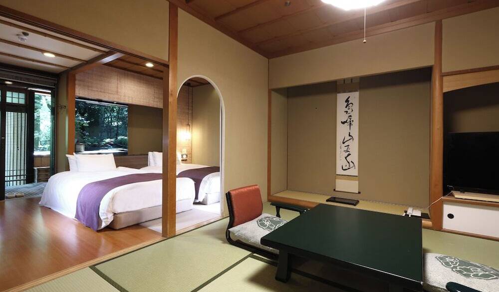 本館 和室ベッド露天風呂付 / 2