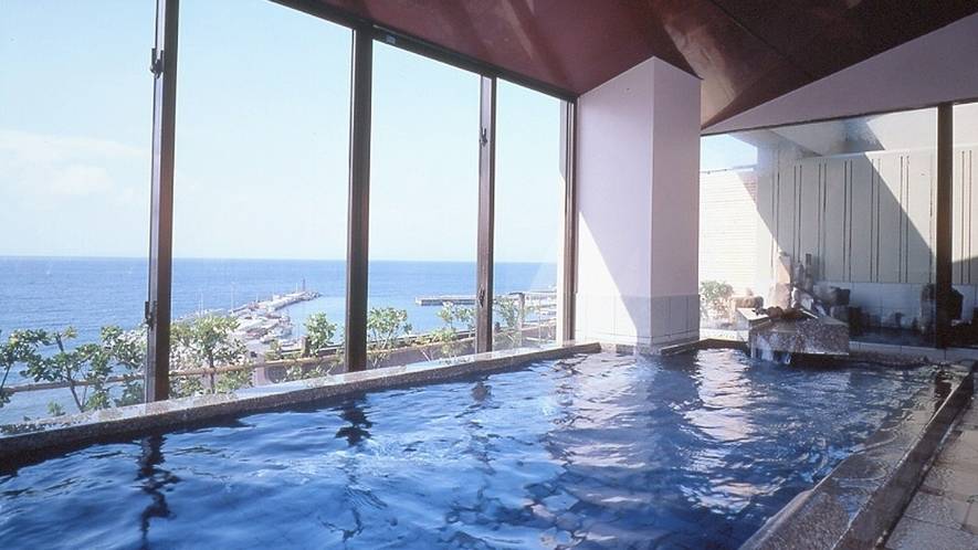 海と一体化したような
大浴場＆貸切風呂 / 1