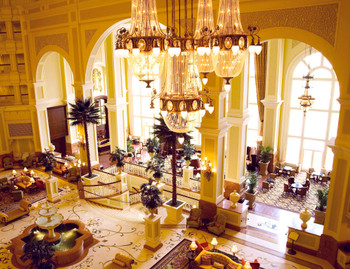 ルームサービスで優雅にお祝い♪2人で隠れミッキー探しも楽しんで4068894