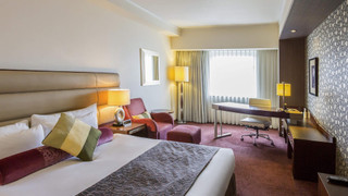 デラックス ルーム キングベッド 1 台 禁煙 (High Floor)