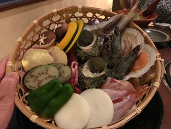 「鳩山荘 松庵」 料理 137477970 炭火焼の食材