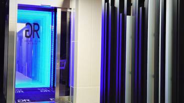 施設の入り口 / 33