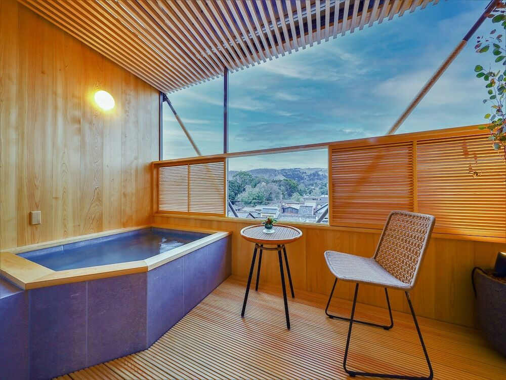 露天風呂付き客室で、家族水入らずのお風呂タイムを。楽しいキッズスペースも人気！4377830