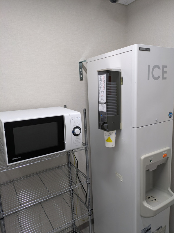 電子レンジと製氷機　8階と18階