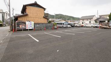 駐車場 / 3