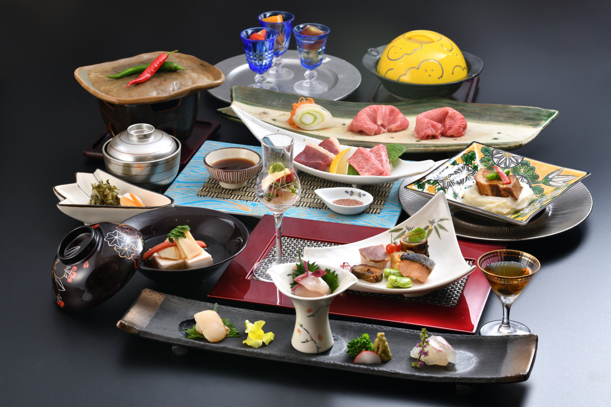 旅館らしい豪華な会席料理3544073