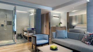 ジュニア スイート 1 ベッドルーム レイクビュー