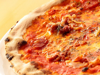 「トゥー・ドッグス・タップルーム」料理 1077844 【Two　Dogs　Taproom】を訪れたら、まずは自慢の『Pizza』を