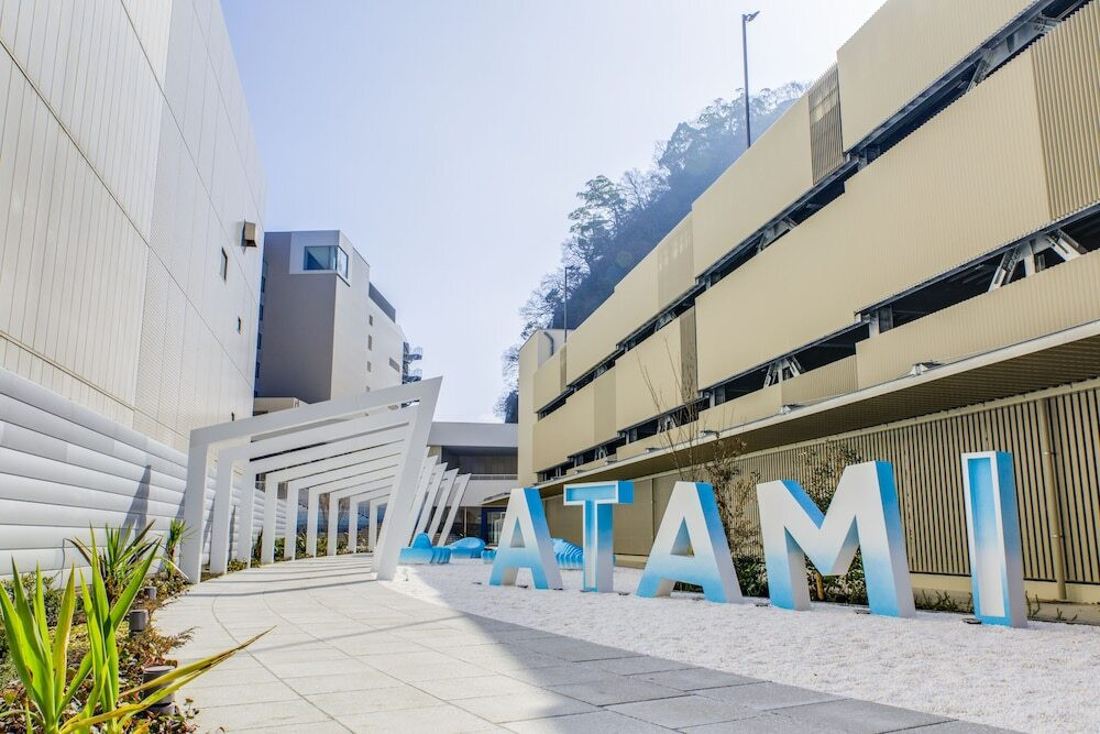 おしゃれなモニュメントが印象的なホテルで映える旅4002340