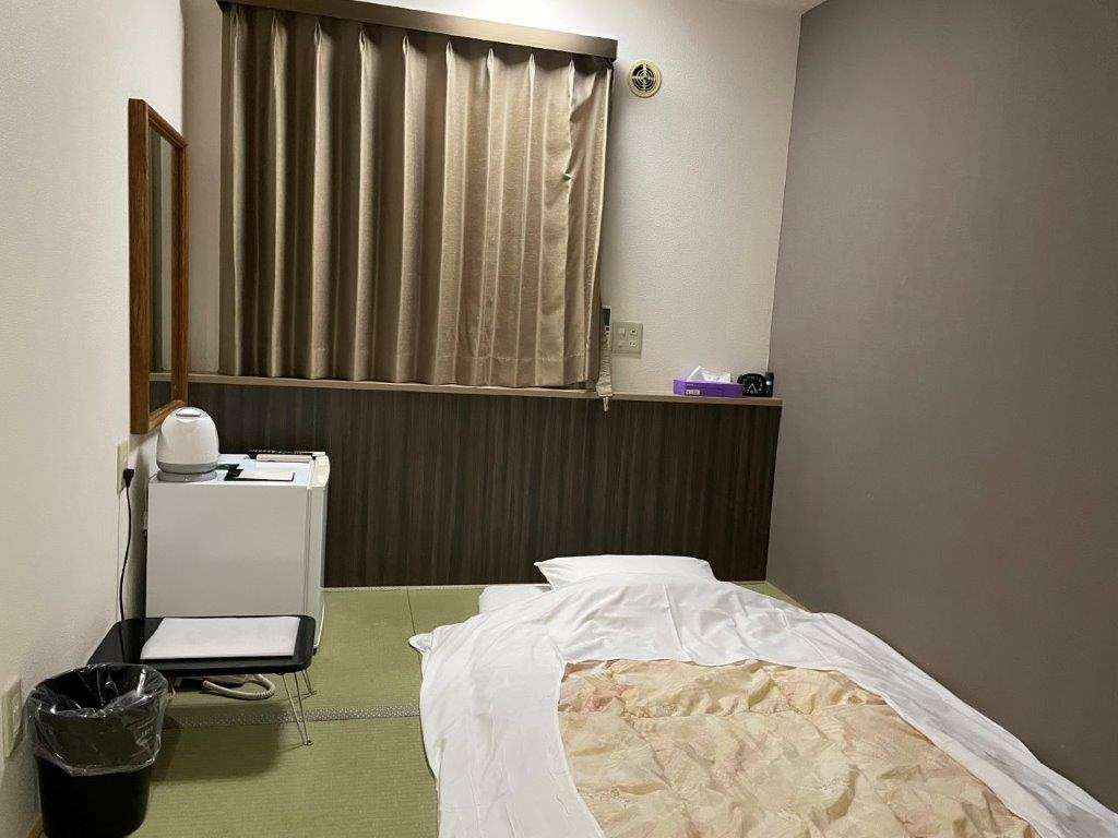 和室。布団は入室時に敷かれていました。