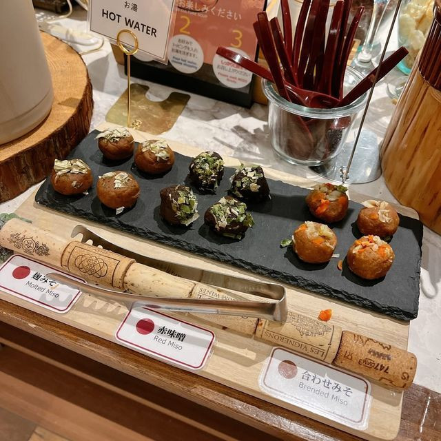 自分のお好みの味噌で作るお味噌汁コーナー / 1