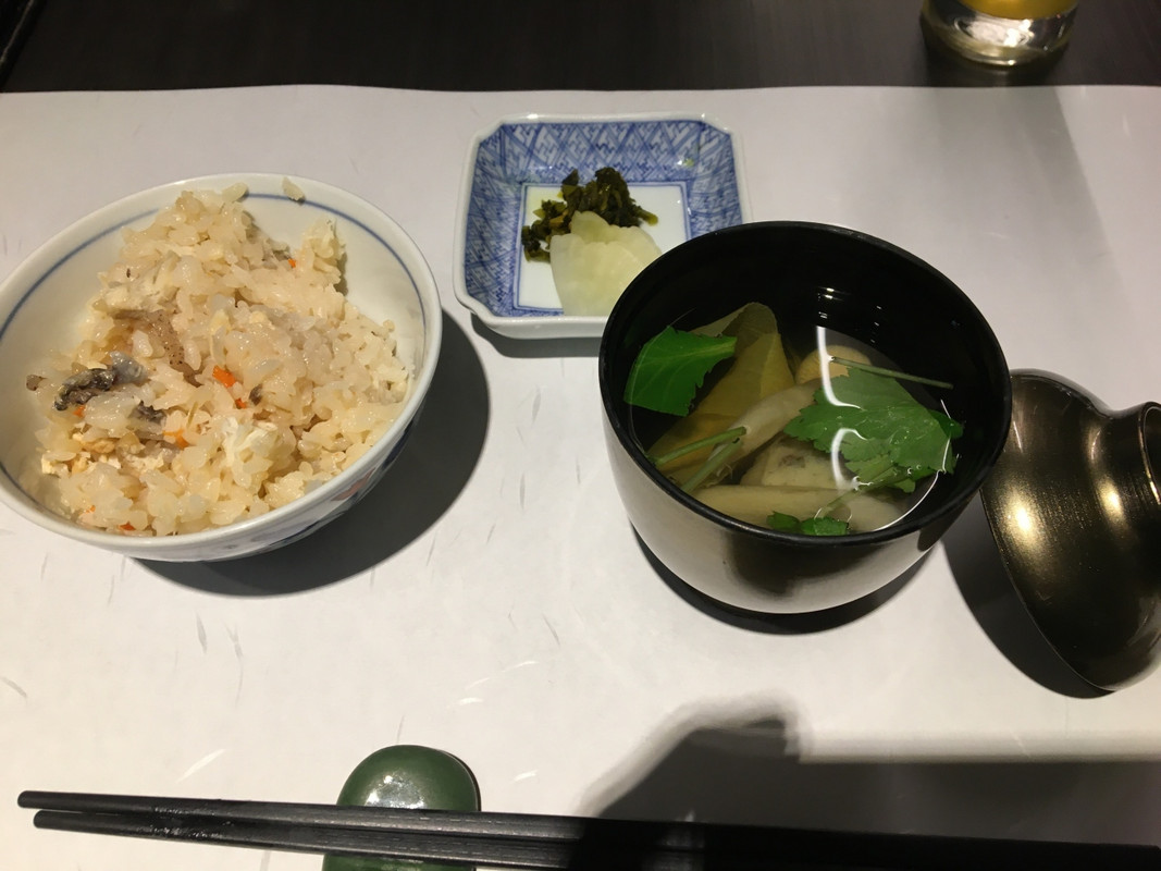 南部鉄仕上げ 焼骨出汁の松山鯛飯　瀬戸鱈摘入と柚子香る澄し