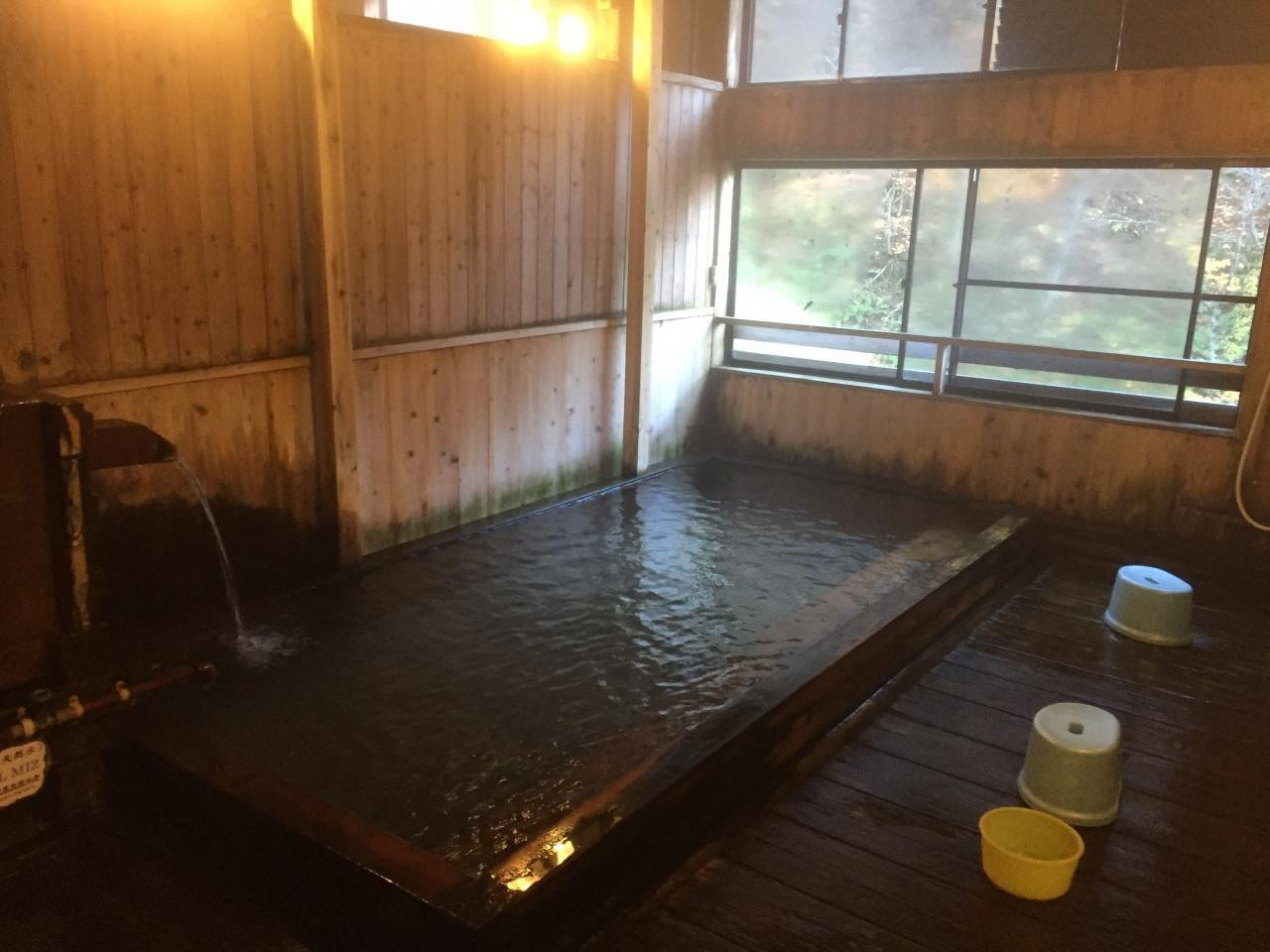 種類豊富な湯船につかって楽しむ温泉825796