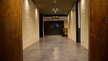 内部エントランス / 2