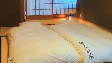 客室 / 8
