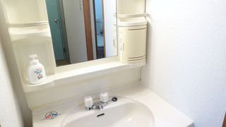 和室4名、バストイレ付き