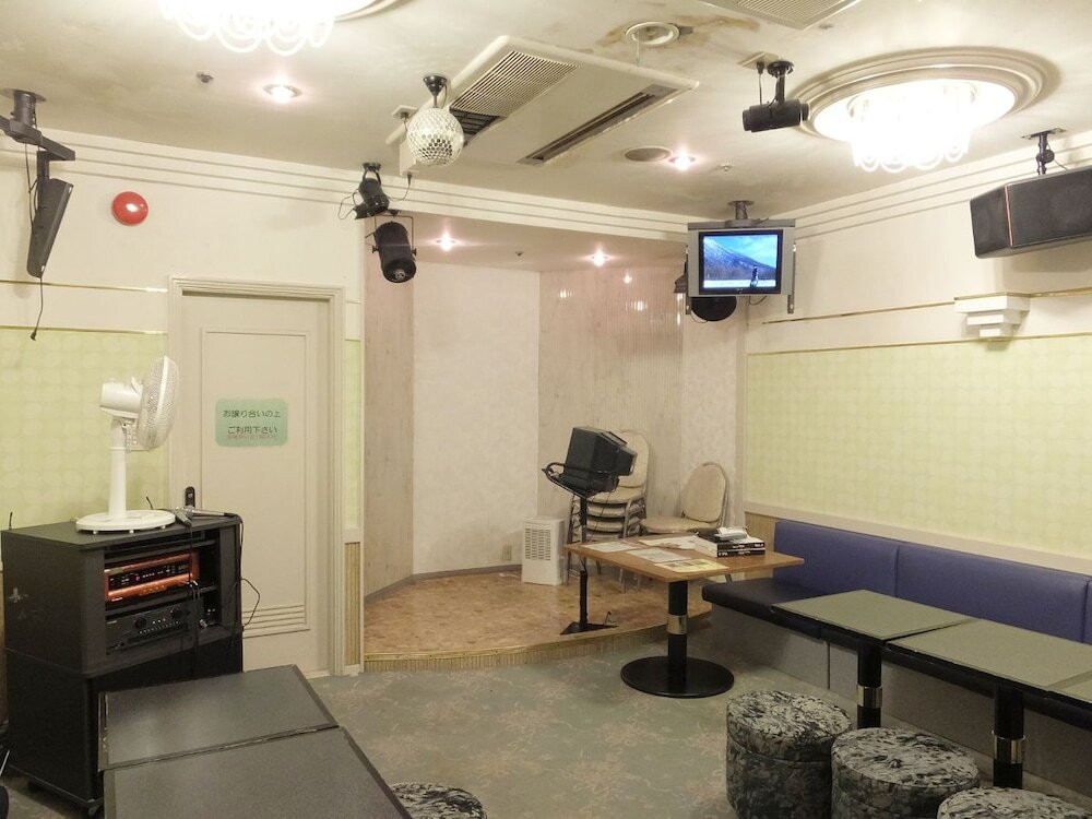 カラオケ ルーム