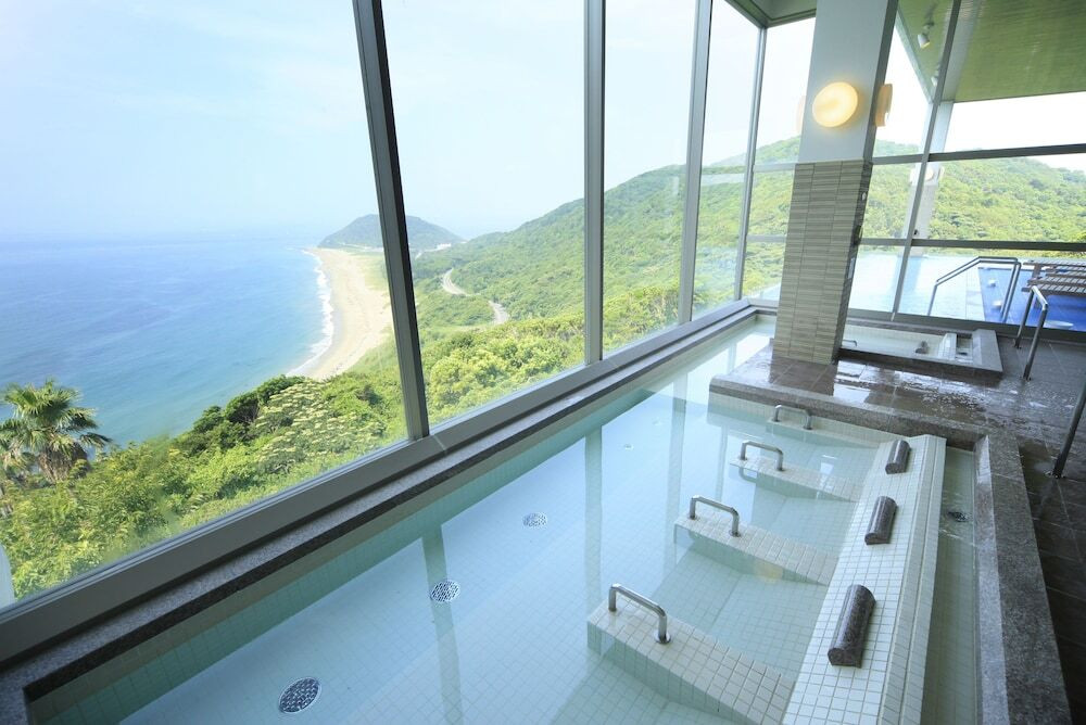 ランチの後は、絶景温泉でオーシャンビューを満喫3672865