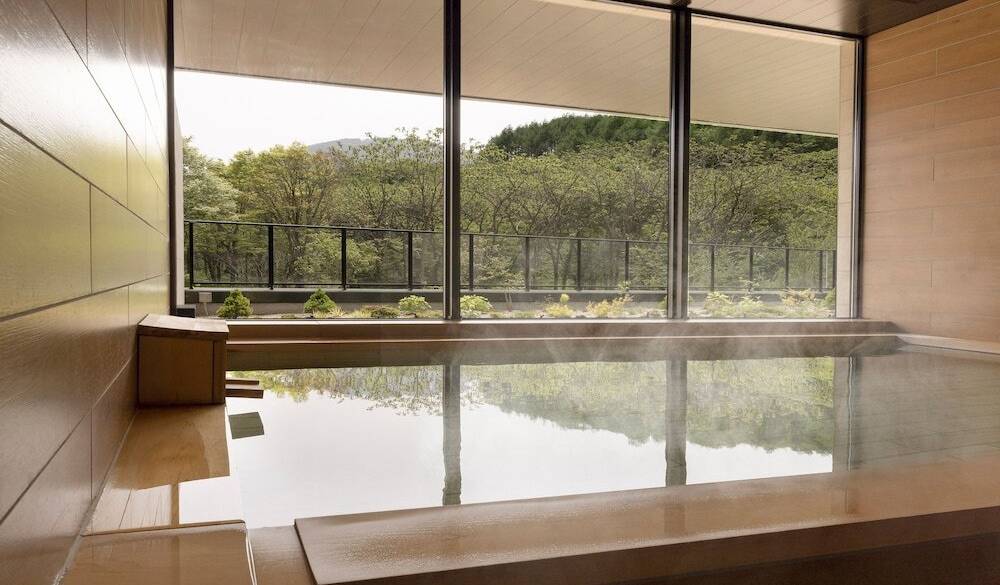 心身ともに癒される
無色透明の温泉を満喫 / 1