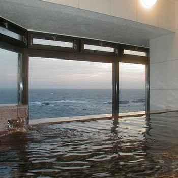 夕日も朝日も美しい…情緒豊かなオーションビューバス4088479