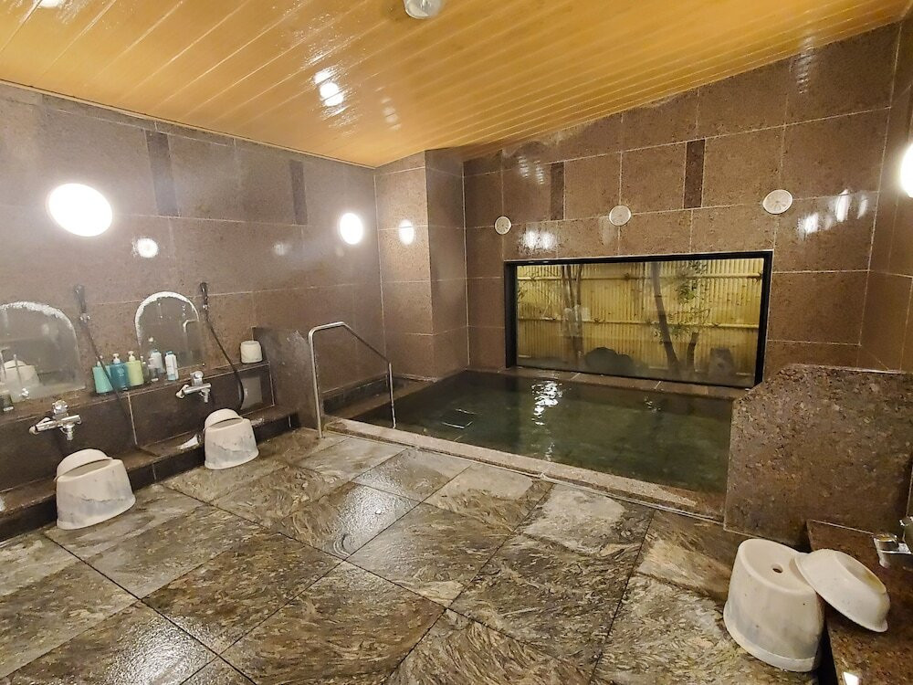 バスルームのシャワー