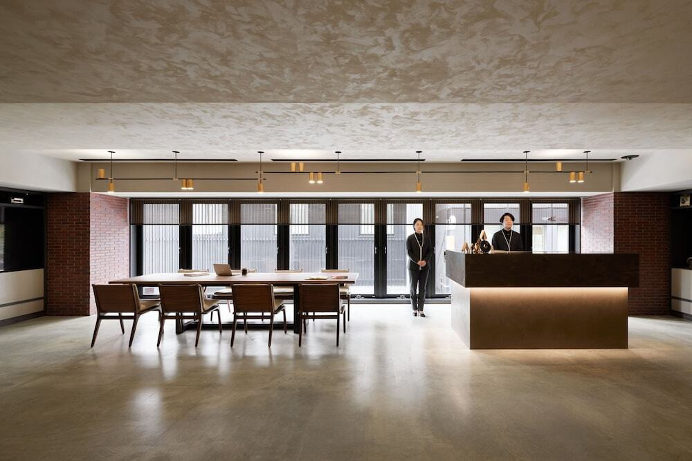 ロビーラウンジ