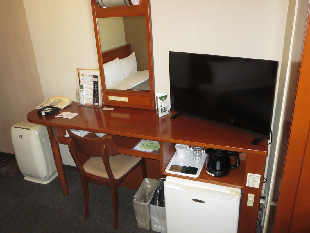 ルートインホテルの標準的な客室設備でした。