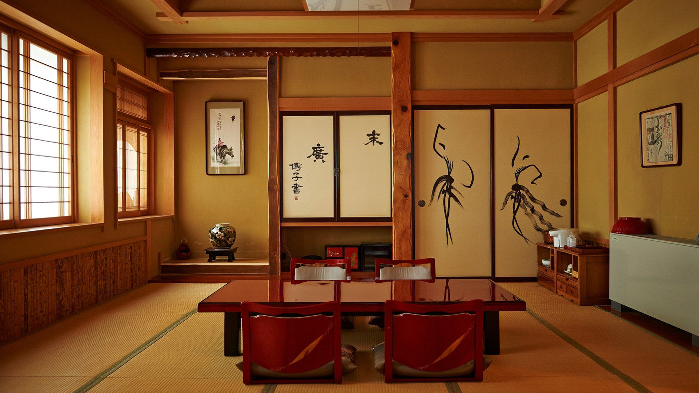 昭和初期の造りが残る空間でノスタルジックな気分に。3915027