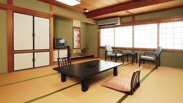 客室内のダイニングエリア / 38