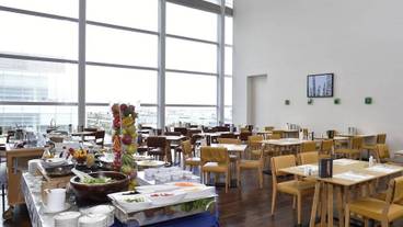 朝食スペース / 8