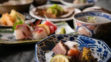 旅館のお食事処 / 34