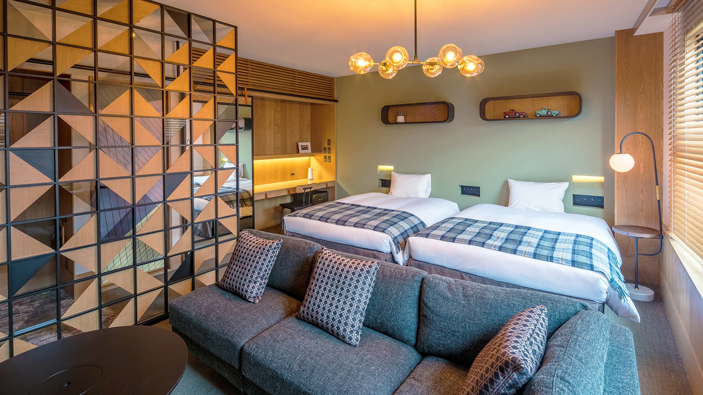 アート作品とスペイン料理が楽しめるモダンなホテル3494422