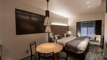 客室内のダイニングエリア / 13