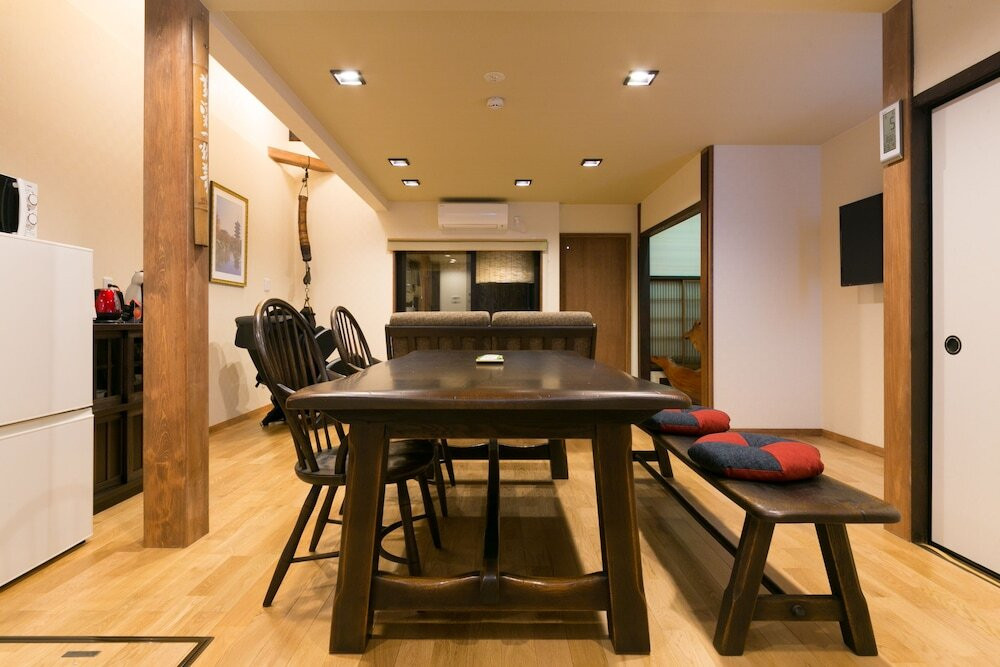 客室内のダイニングエリア