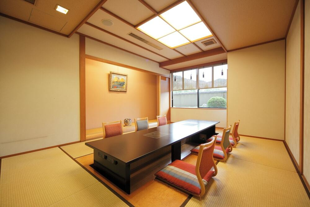 レストラン