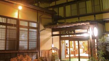 施設の入り口 / 23