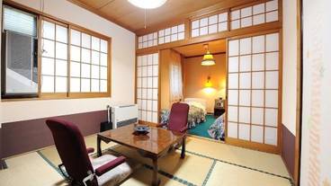 客室内のダイニングエリア / 8