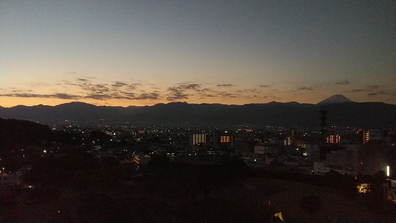日ノ出前の富士山