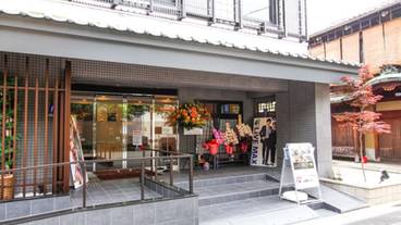 施設の入り口 / 6